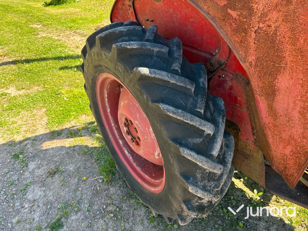 Traktor - Massey Ferguson, 35