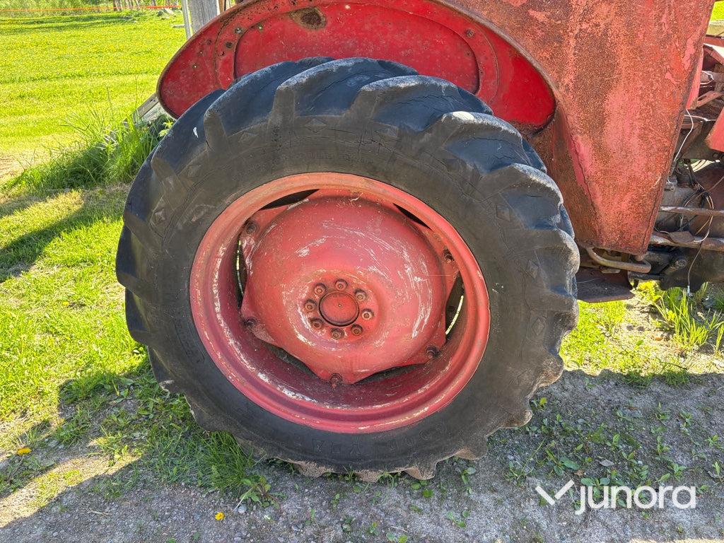 Traktor - Massey Ferguson, 35