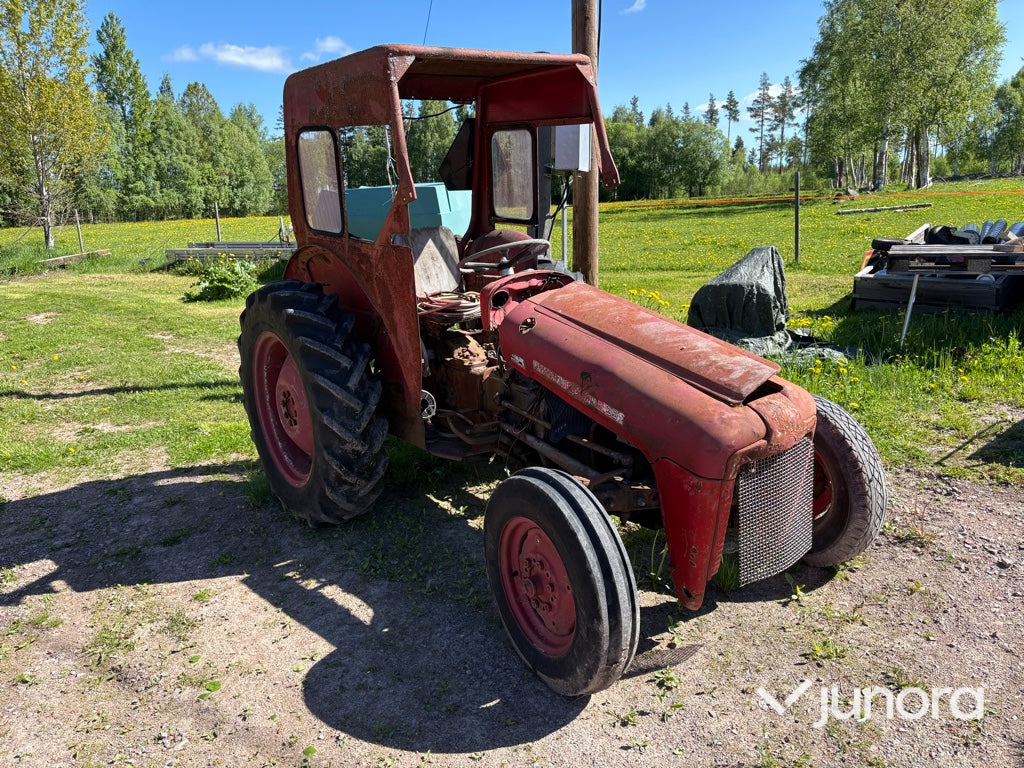 Traktor - Massey Ferguson, 35