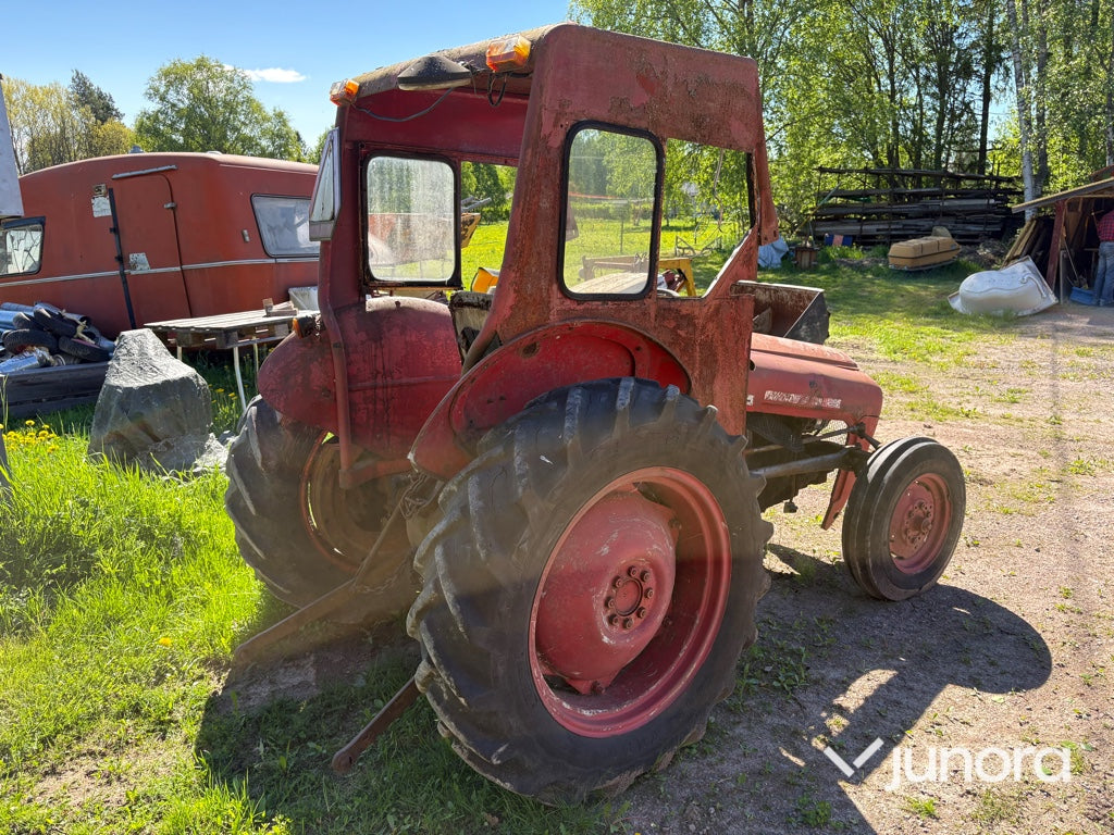 Traktor - Massey Ferguson, 35