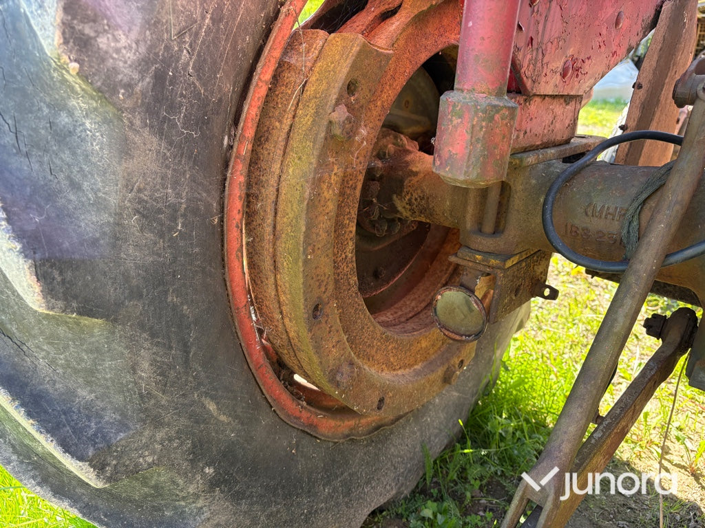 Traktor - Massey Ferguson, 35