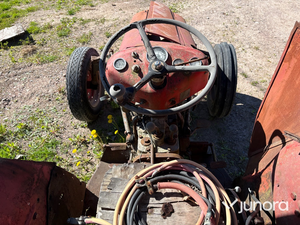 Traktor - Massey Ferguson, 35