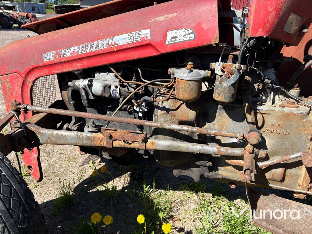 Traktor - Massey Ferguson, 35