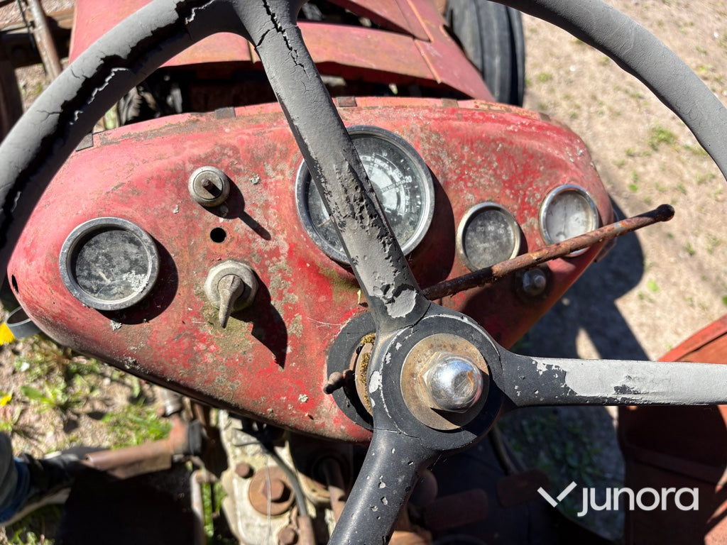 Traktor - Massey Ferguson, 35