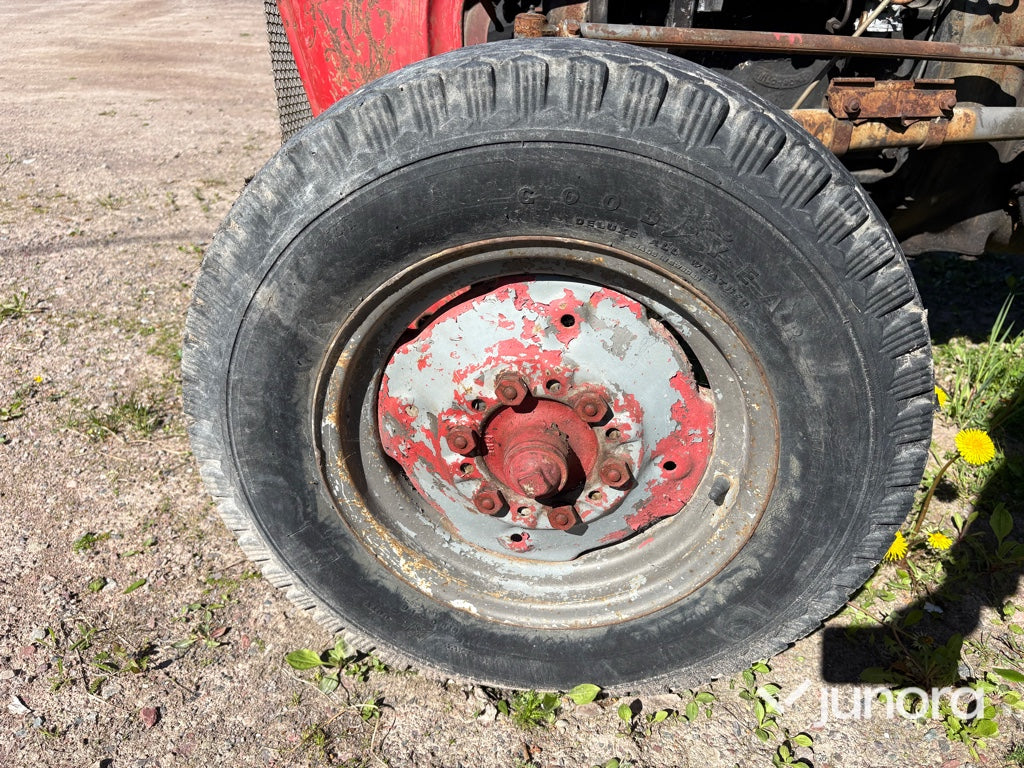 Traktor - Massey Ferguson, 35