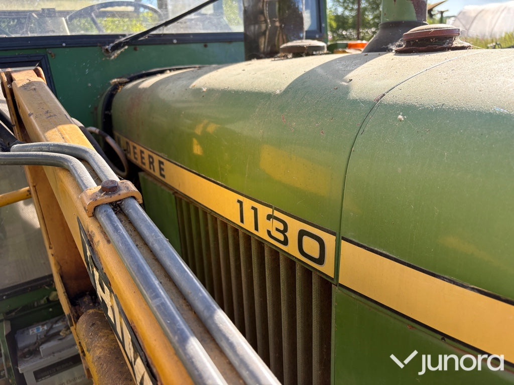 John Deere 1130 ink. 6st tillbehör.