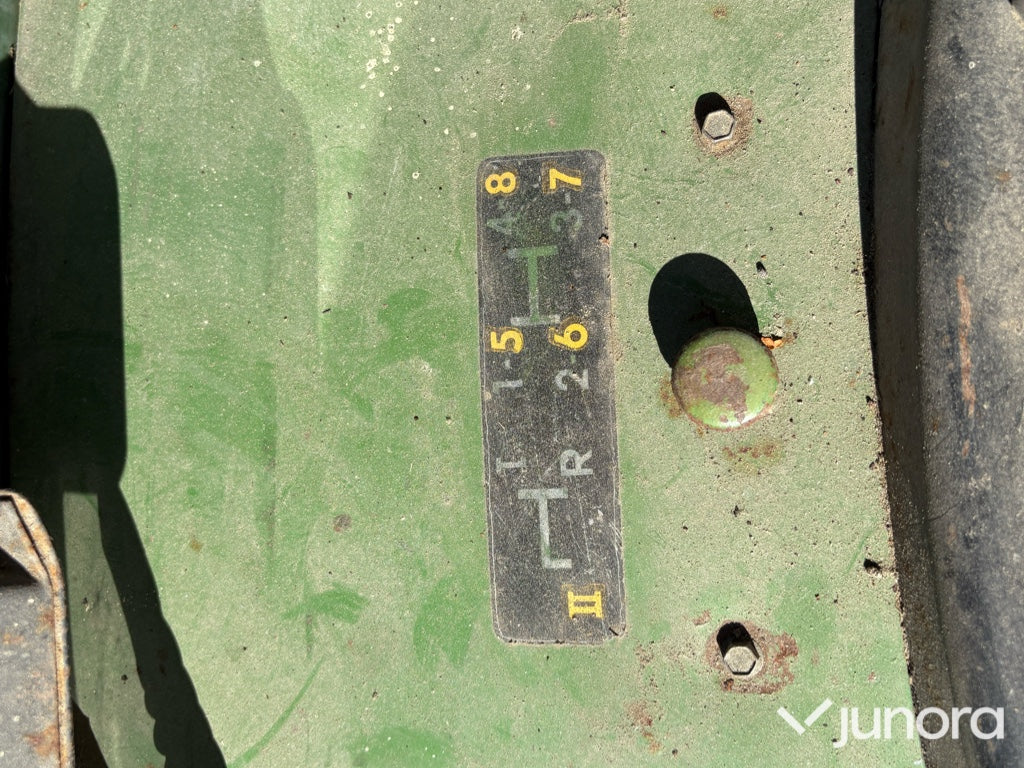 John Deere 1130 ink. 6st tillbehör.