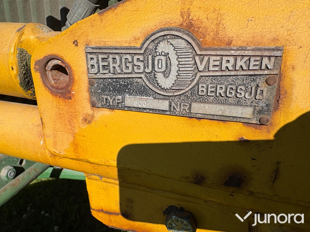 John Deere 1130 ink. 6st tillbehör.