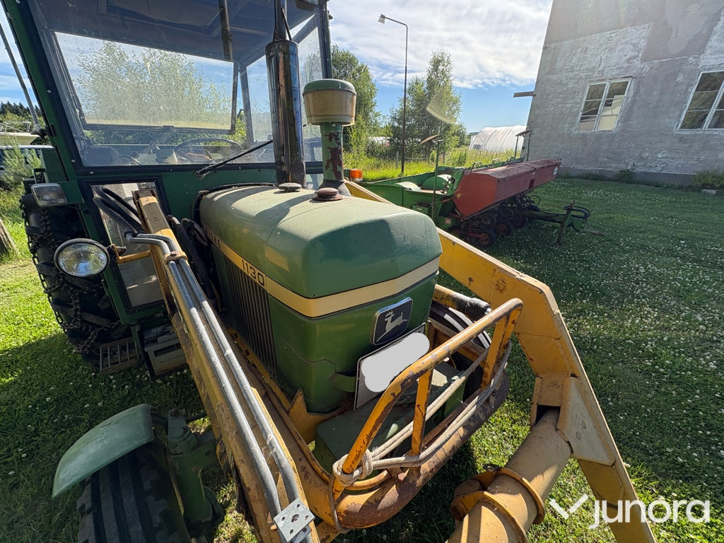 John Deere 1130 ink. 6st tillbehör.