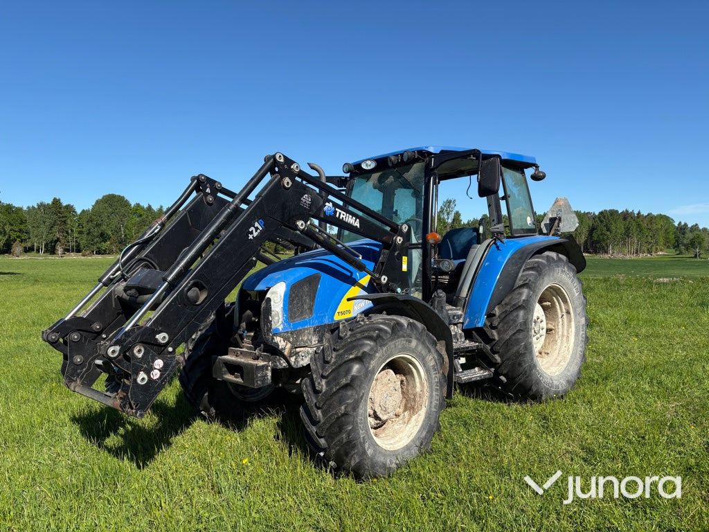 Traktor med lastare - New Holland, T5070