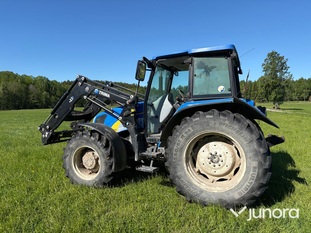 Traktor med lastare - New Holland, T5070