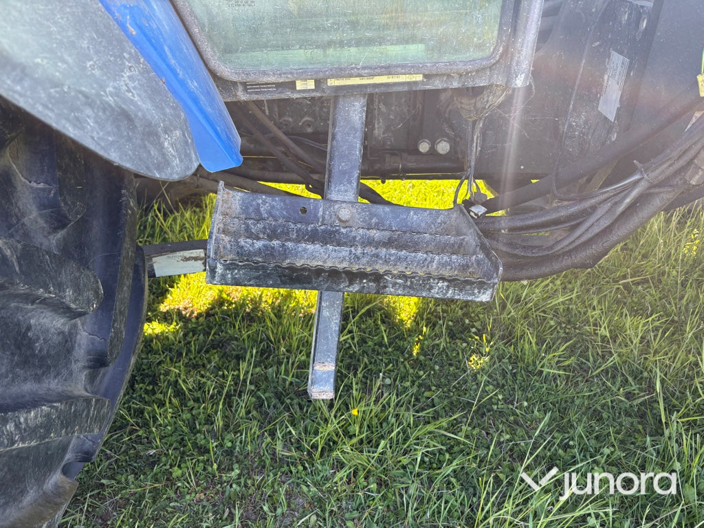 Traktor med lastare - New Holland, T5070