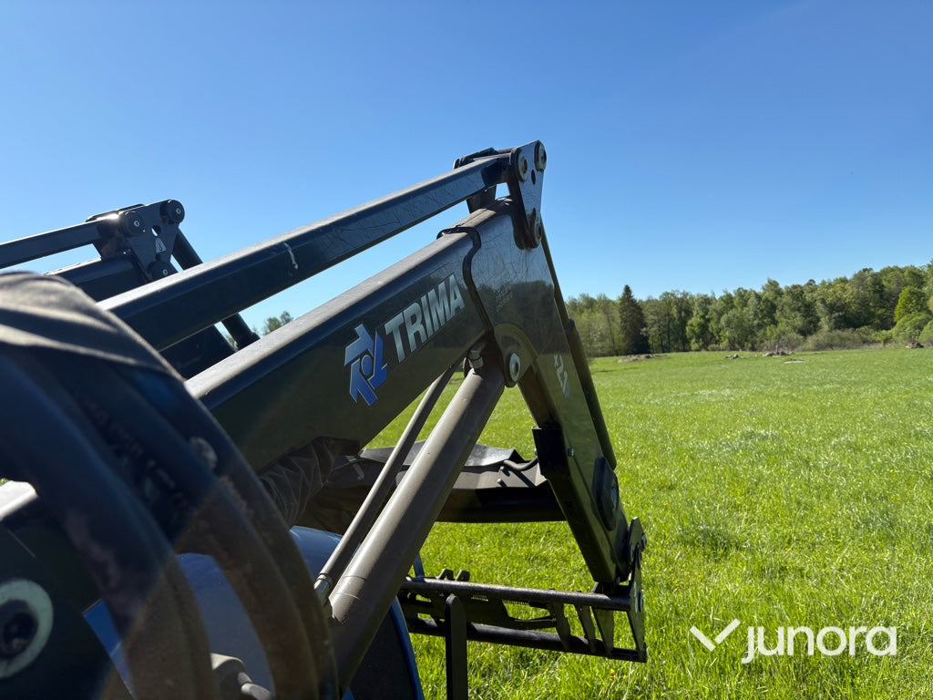 Traktor med lastare - New Holland, T5070