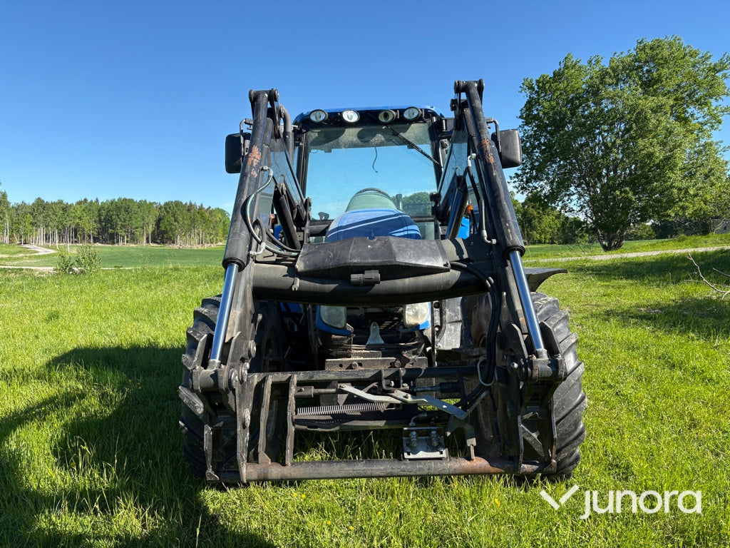 Traktor med lastare - New Holland, T5070