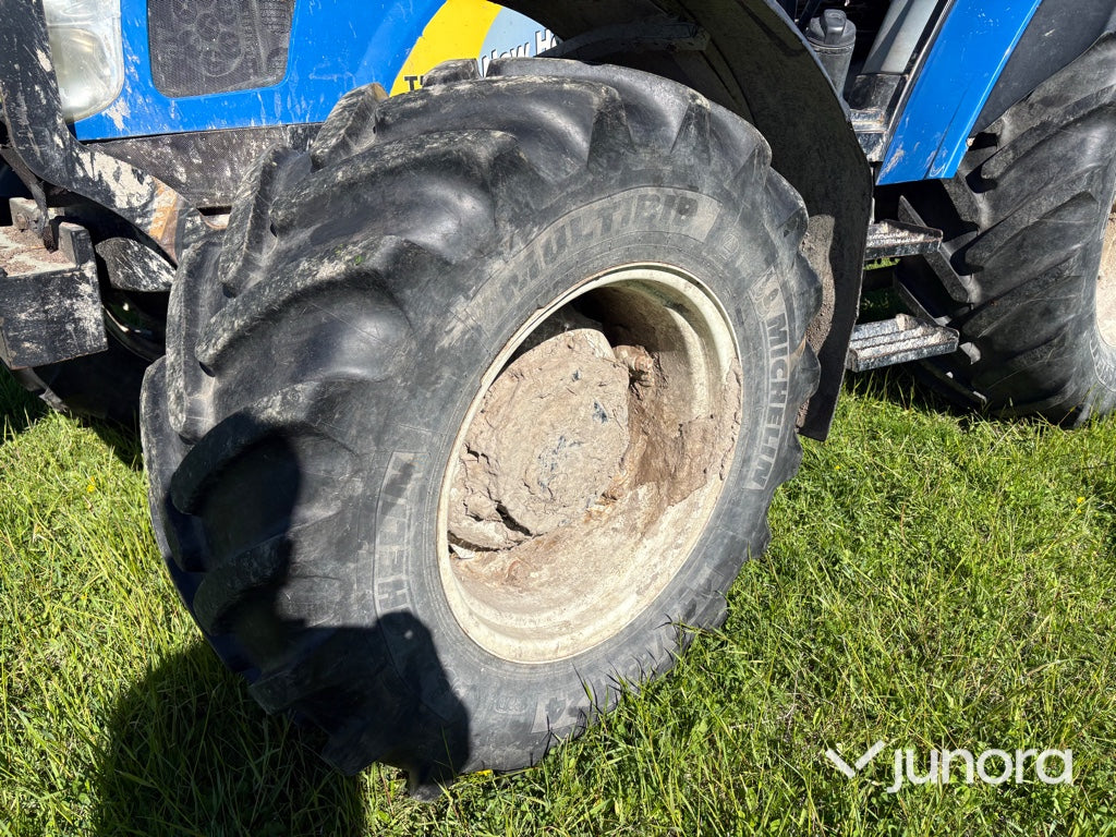 Traktor med lastare - New Holland, T5070