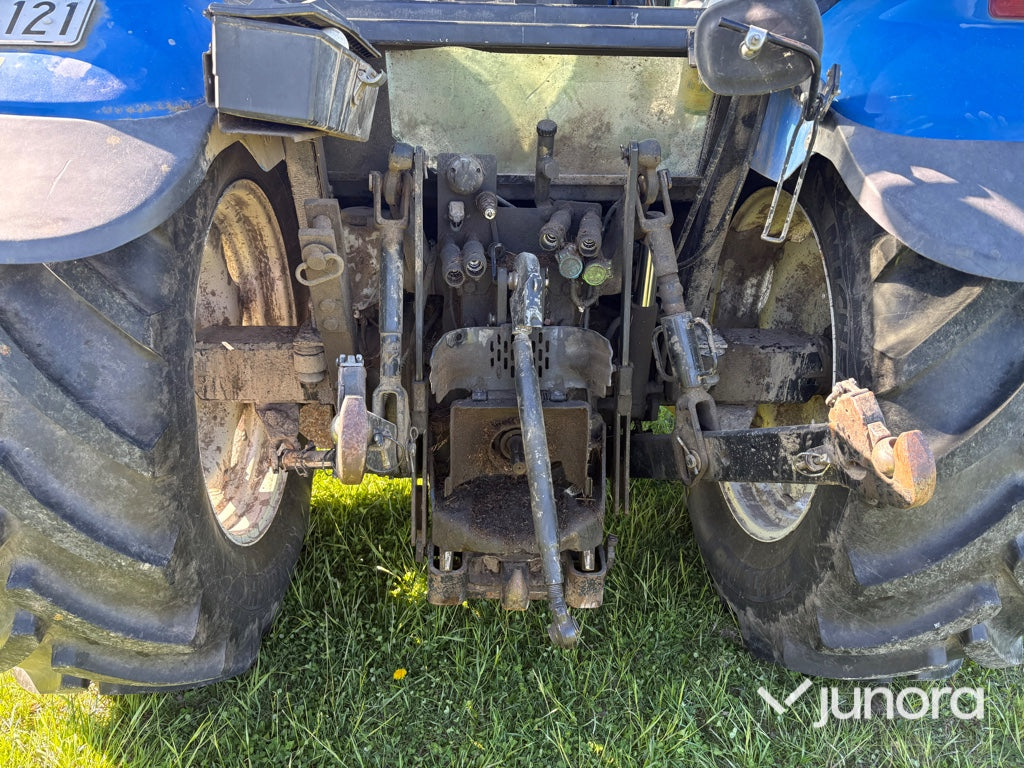 Traktor med lastare - New Holland, T5070
