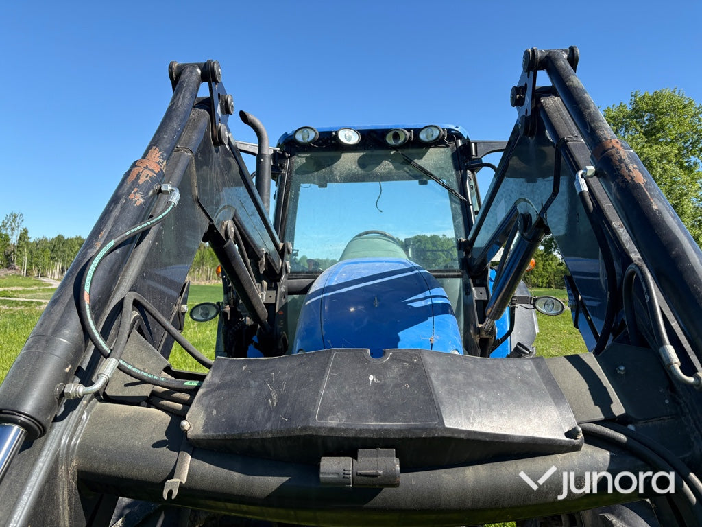 Traktor med lastare - New Holland, T5070