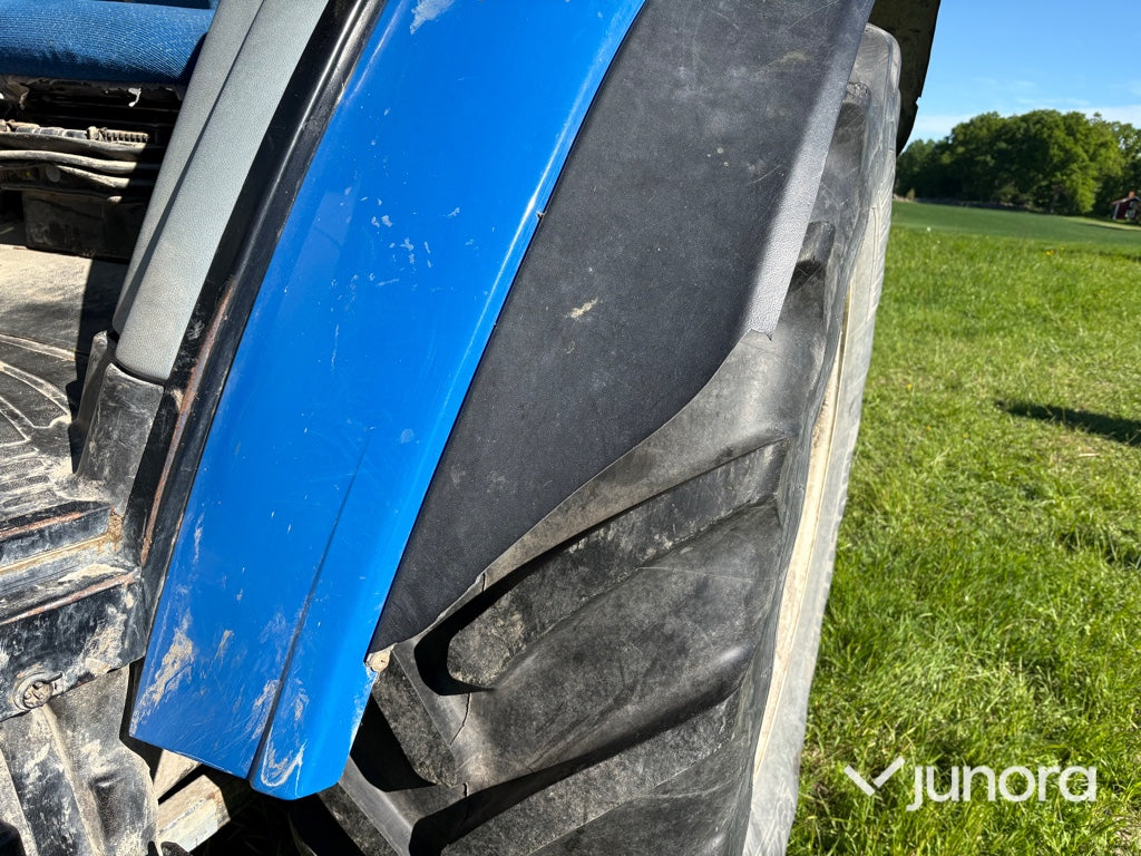Traktor med lastare - New Holland, T5070