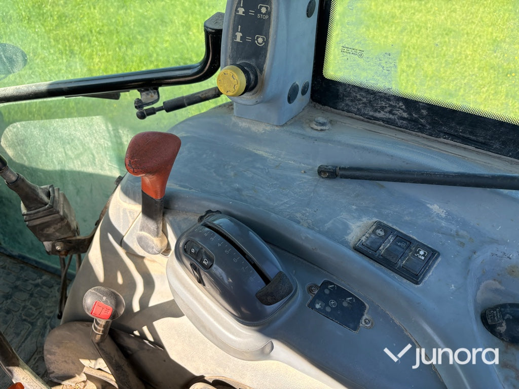 Traktor med lastare - New Holland, T5070