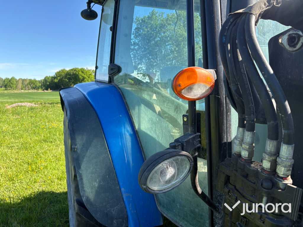 Traktor med lastare - New Holland, T5070