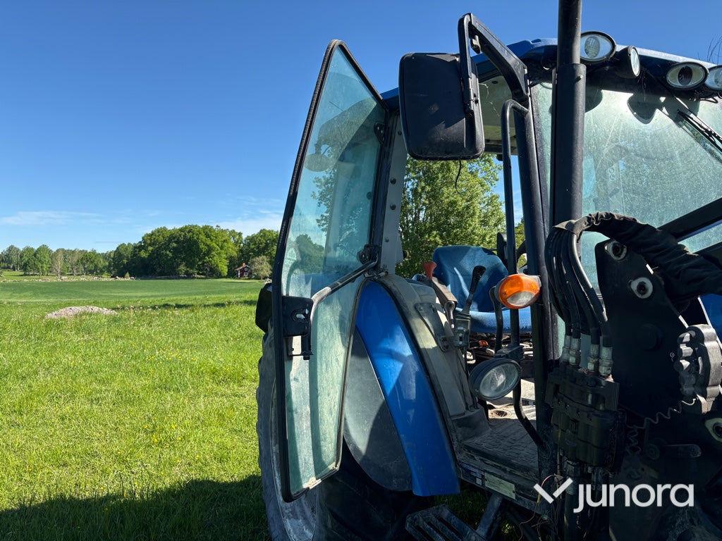 Traktor med lastare - New Holland, T5070
