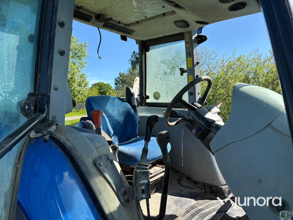 Traktor med lastare - New Holland, T5070