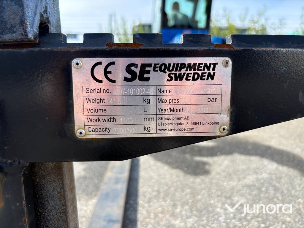 Kompaktlastare med redskap MultiOne 5.3K