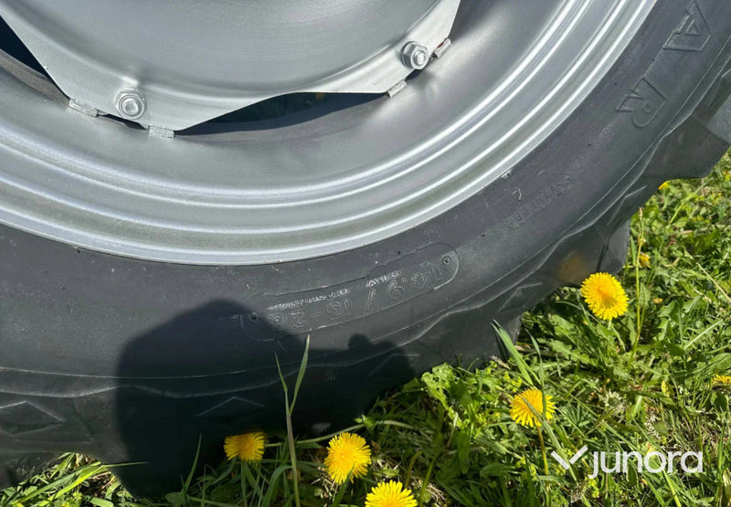 Traktor - Massey Ferguson, 240-2