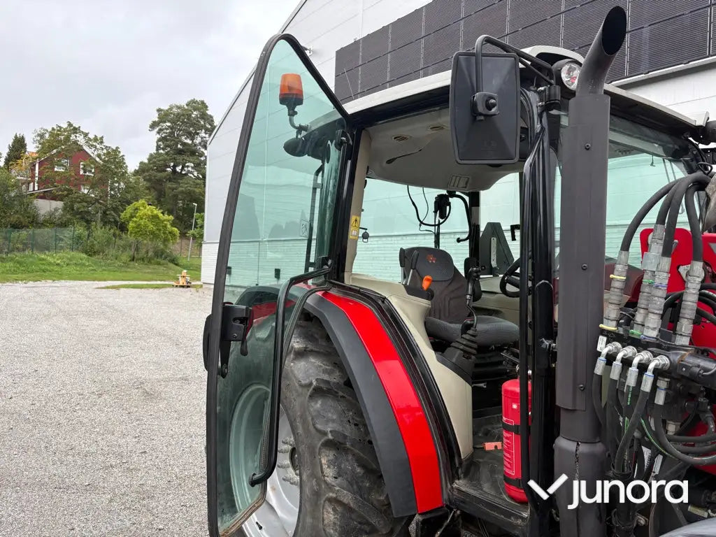 Traktor Massey Ferguson MF 4707