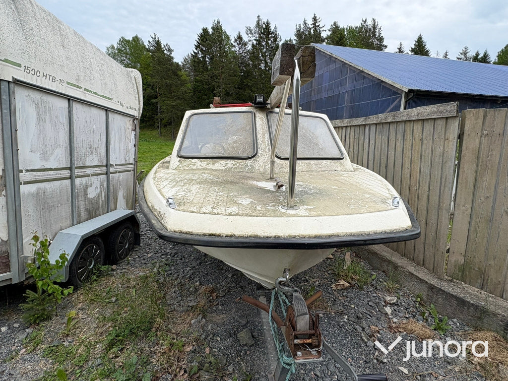Båt Sjöstedts Cavalier med Suzuki Motor DT40 och Sigam Trailer
