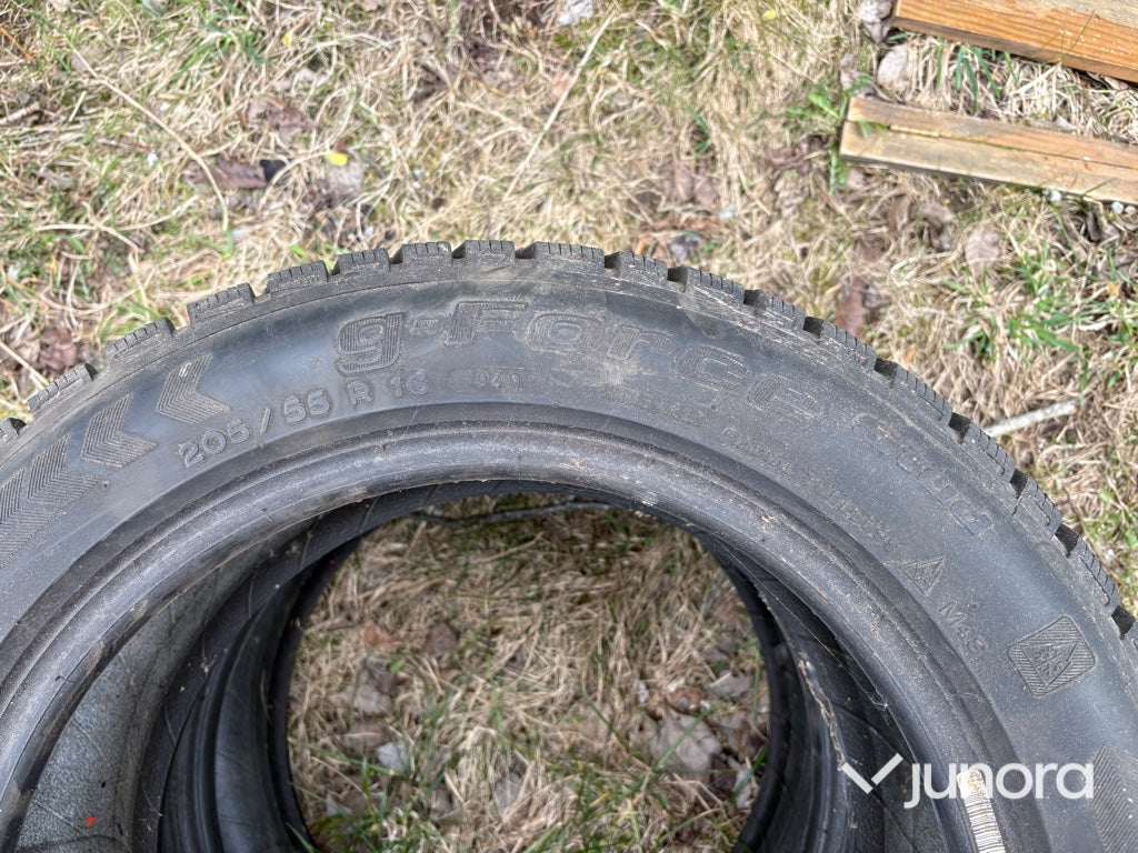 Vinterdäck - 205/55 R16, 2 st