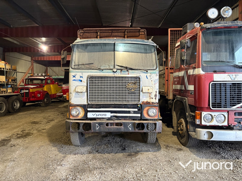 Timmerbil – Volvo FB med Jonsereds kran