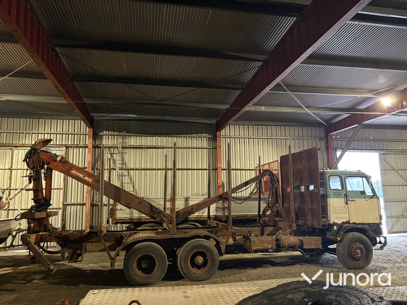 Timmerbil – Volvo FB med Jonsereds kran