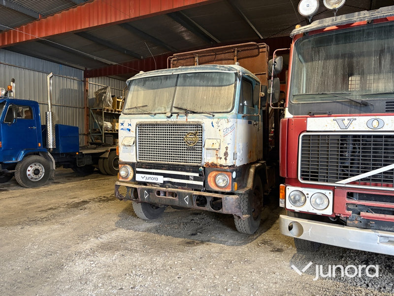 Timmerbil – Volvo FB med Jonsereds kran