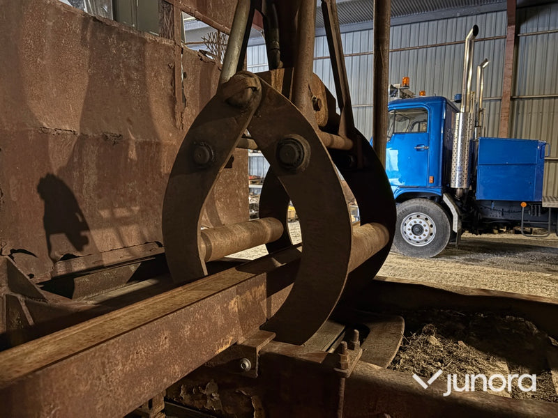 Timmerbil – Volvo FB med Jonsereds kran