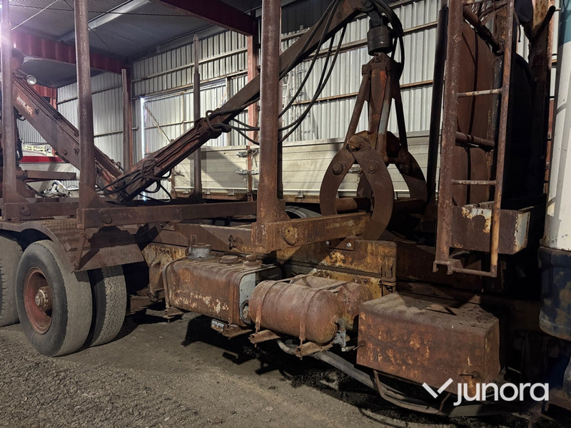 Timmerbil – Volvo FB med Jonsereds kran