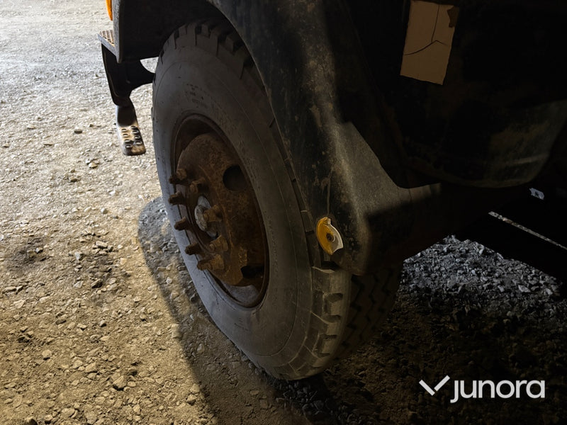 Timmerbil – Volvo FB med Jonsereds kran