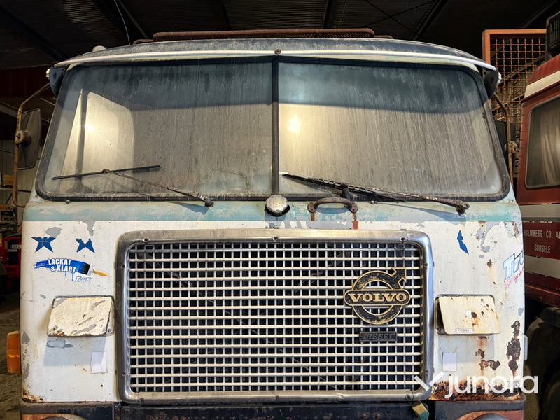 Timmerbil – Volvo FB med Jonsereds kran