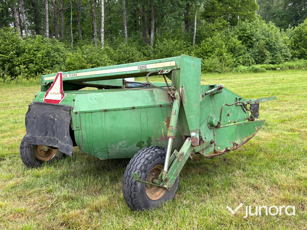 Slåtterkross John Deere E1320