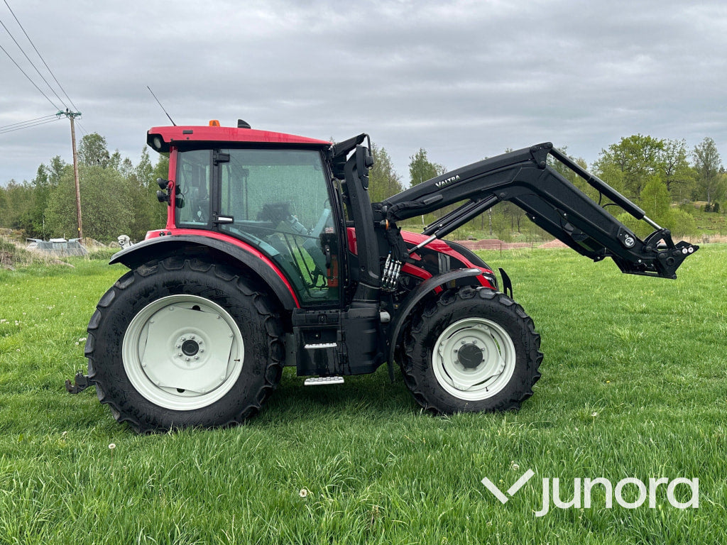 Valtra G 125 E Versu med lastare