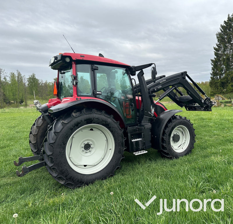 Valtra G 125 E Versu med lastare