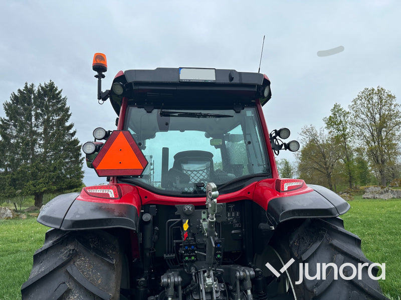 Valtra G 125 E Versu med lastare