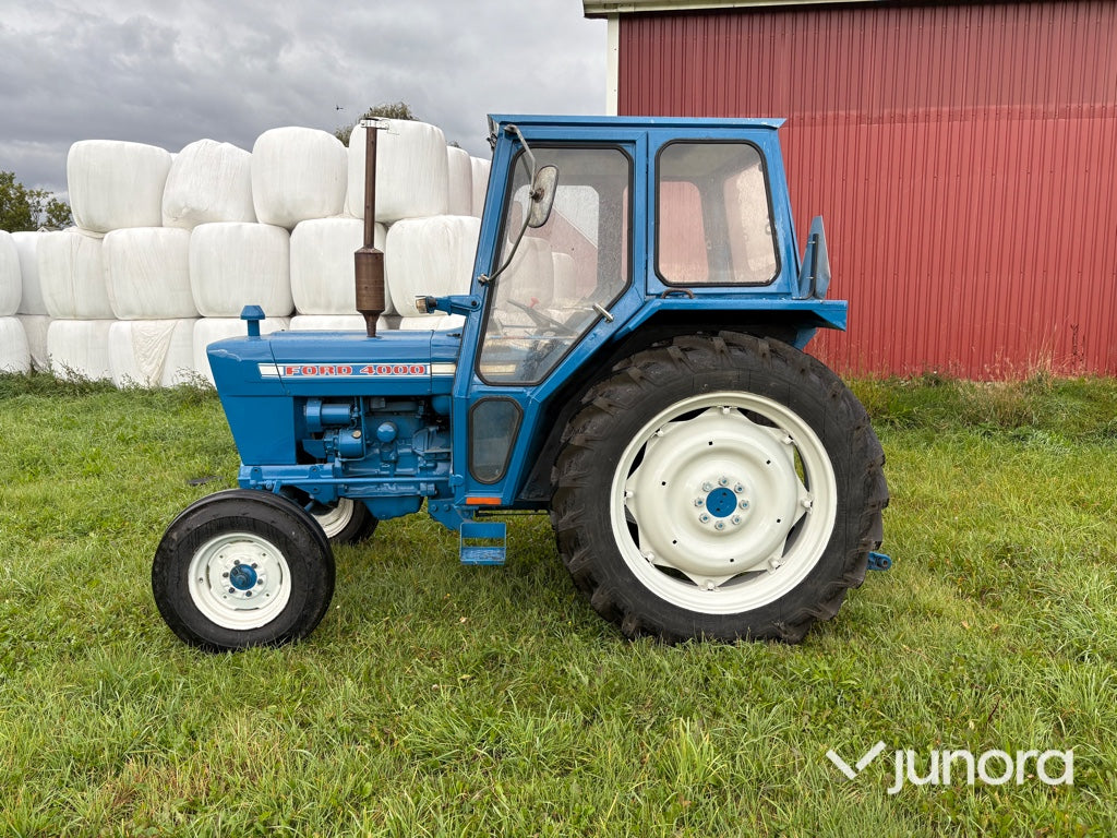 Traktor Ford 4000