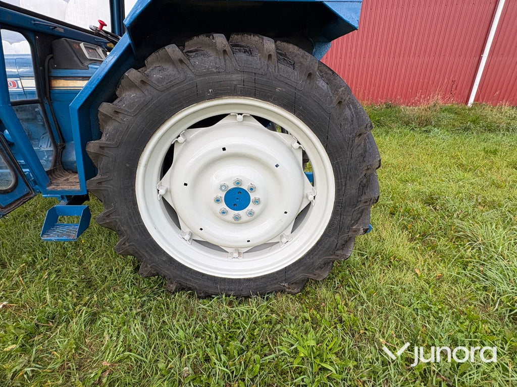 Traktor Ford 4000