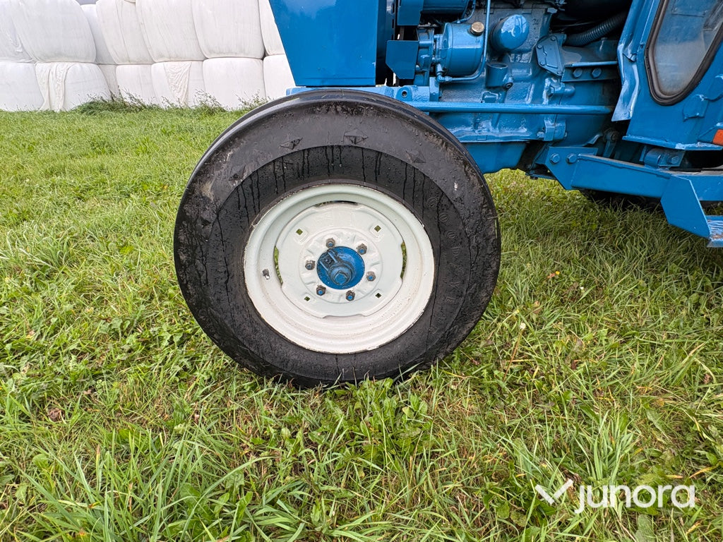 Traktor Ford 4000