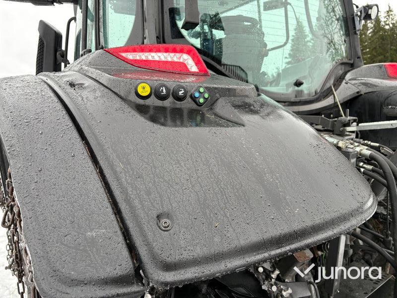 Traktor – Valtra N175 Direct, med twintrac & lastare