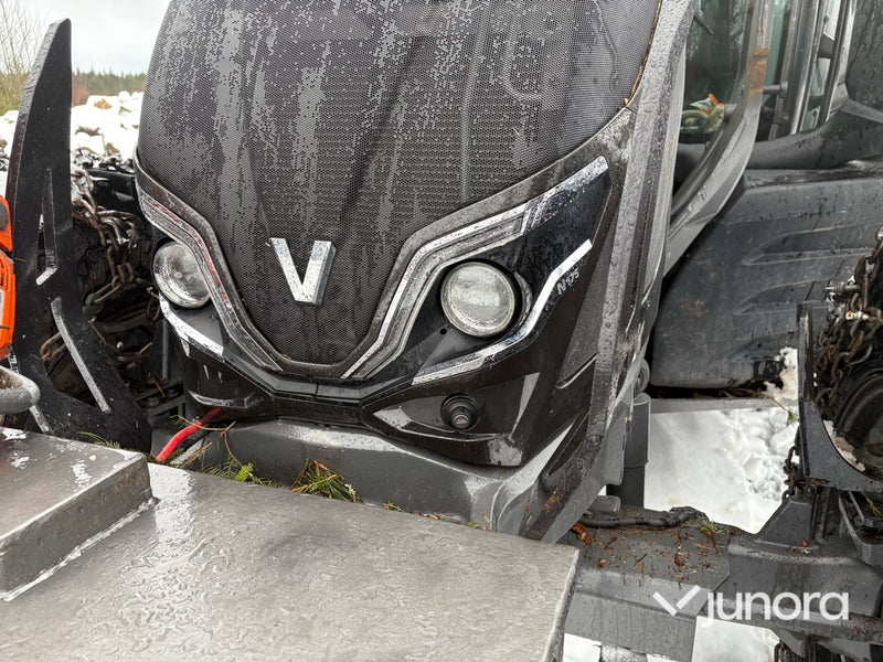 Traktor – Valtra N175 Direct, med twintrac & lastare