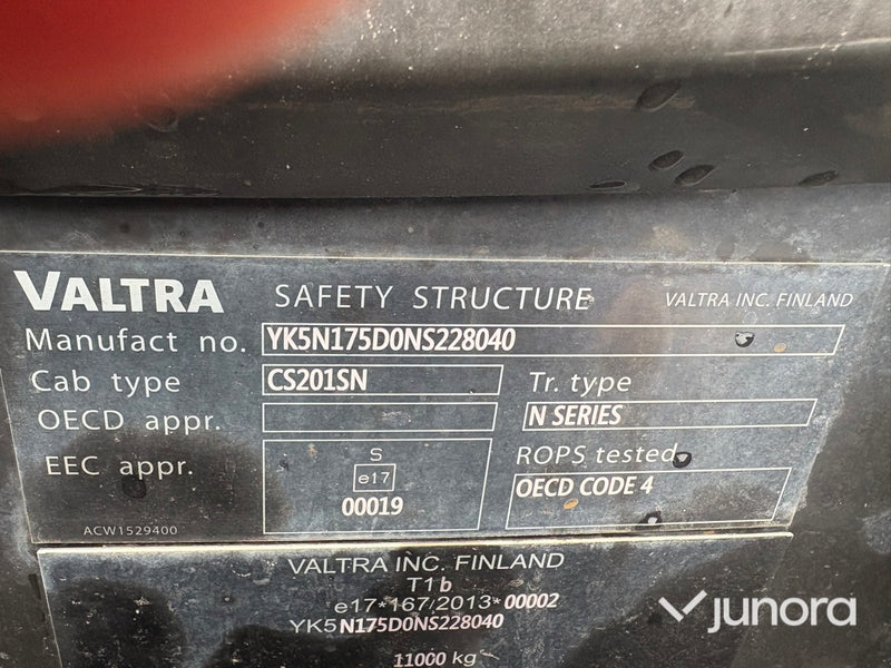 Traktor – Valtra N175 Direct, med twintrac & lastare