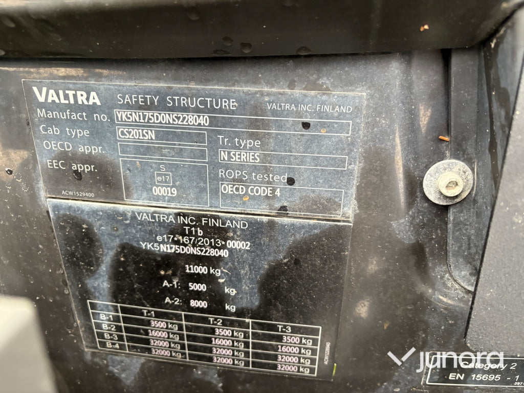 Traktor – Valtra N175 Direct, med twintrac & lastare