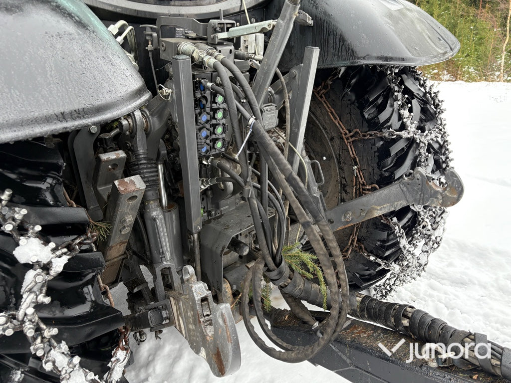 Traktor – Valtra N175 Direct, med twintrac & lastare